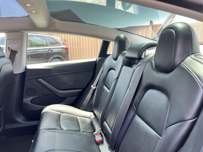 Used 2023 Tesla Model 3 PerformanceImage 17