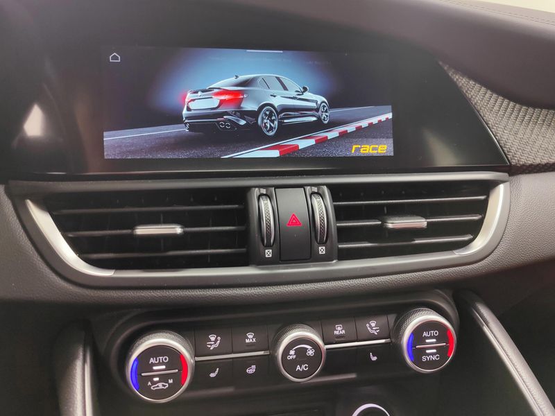 Used 2024 Alfa Romeo Giulia Quadrifoglio Carbon w/Activ Asst PlusImage 22