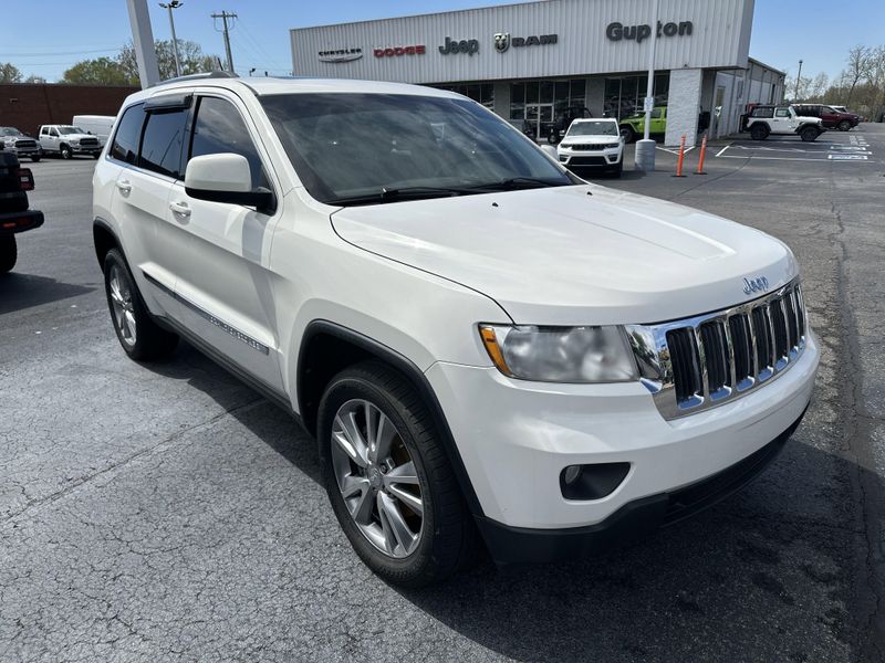 2012 Jeep Grand Cherokee LaredoImage 3