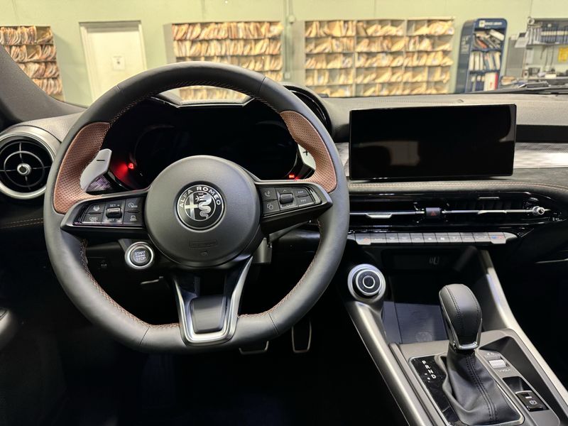 New 2025 Alfa Romeo Tonale Intensa Hybrid EawdImage 12