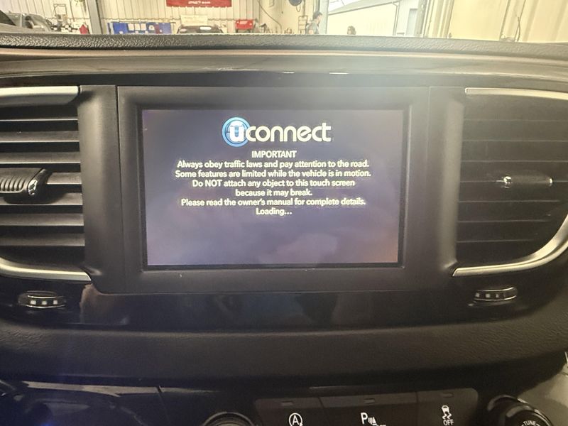 Used 2018 Chrysler Pacifica Touring LImage 25