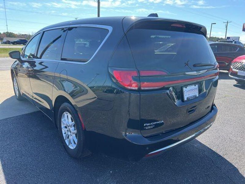 2023 Chrysler Pacifica Touring LImage 5