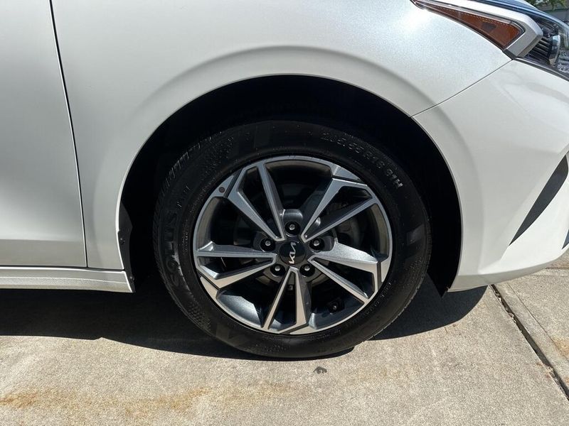 2024 Kia Forte LXSImage 12