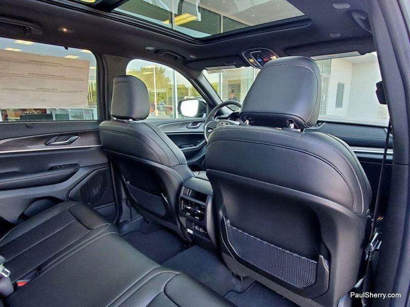 New 2025 Jeep Grand Cherokee Limited 4x4