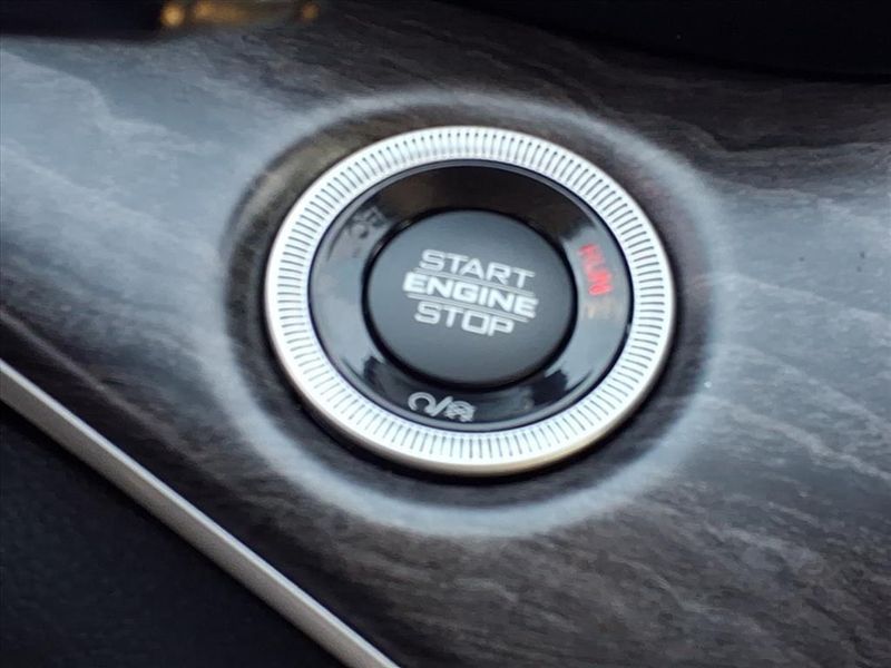 Used 2021 Jeep Grand Cherokee L LimitedImage 6