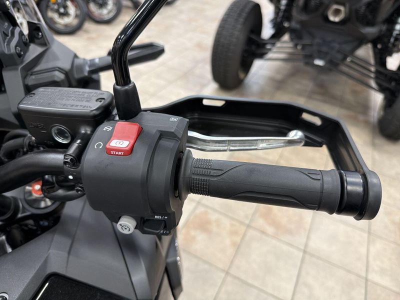 New 2026 Honda AFRICA TWIN DCT Image 24