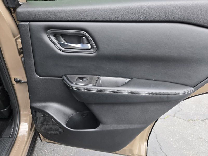 Used 2024 Nissan Rogue FWD SV