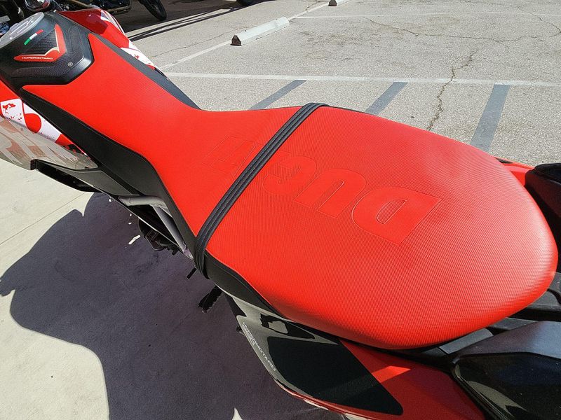 Used 2022 Ducati HYPERMOTARD 950 RVE Image 20