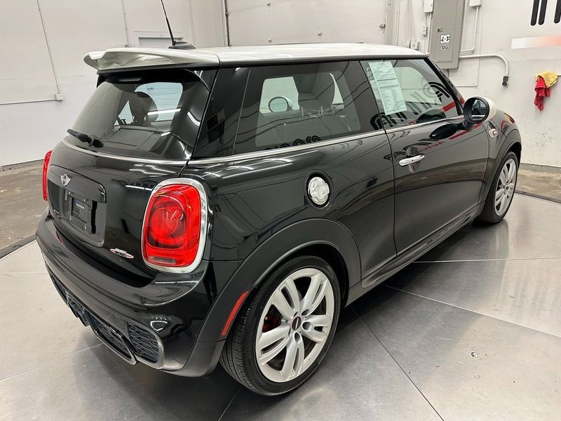 2016 MINI Hardtop BaseImage 15