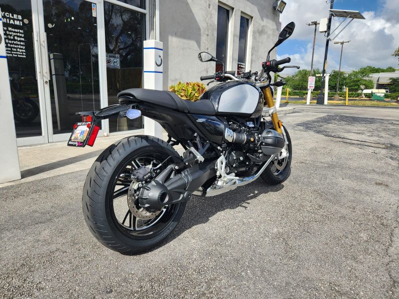 2025 BMW R 12 nineTImage 13