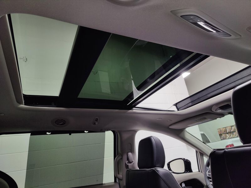 2024 Chrysler Pacifica Limited AWD w/Safety SphereImage 7