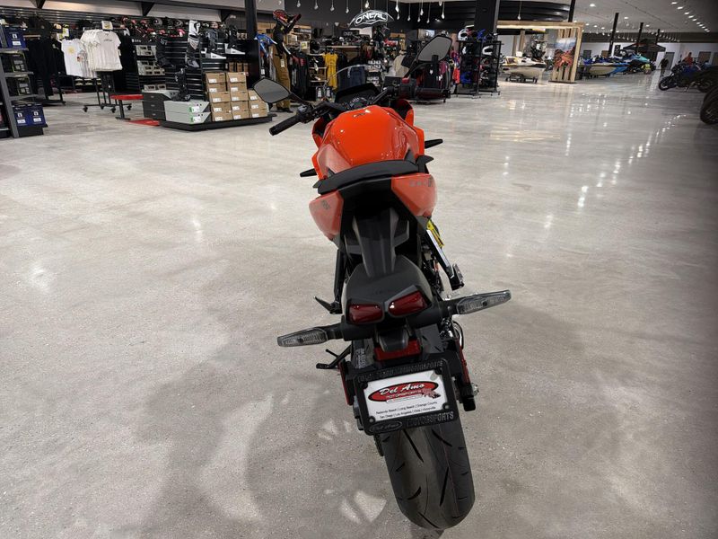 New 2026 Suzuki GSX-8R Image 16