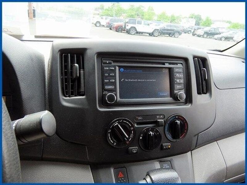 2018 Nissan NV200 SVImage 11