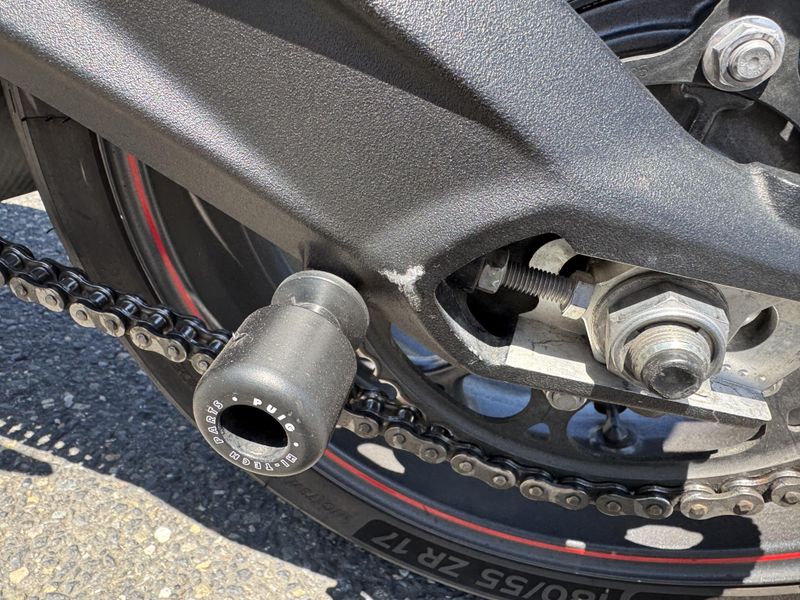 2019 Triumph Street Triple R LRH - JET BLACK 