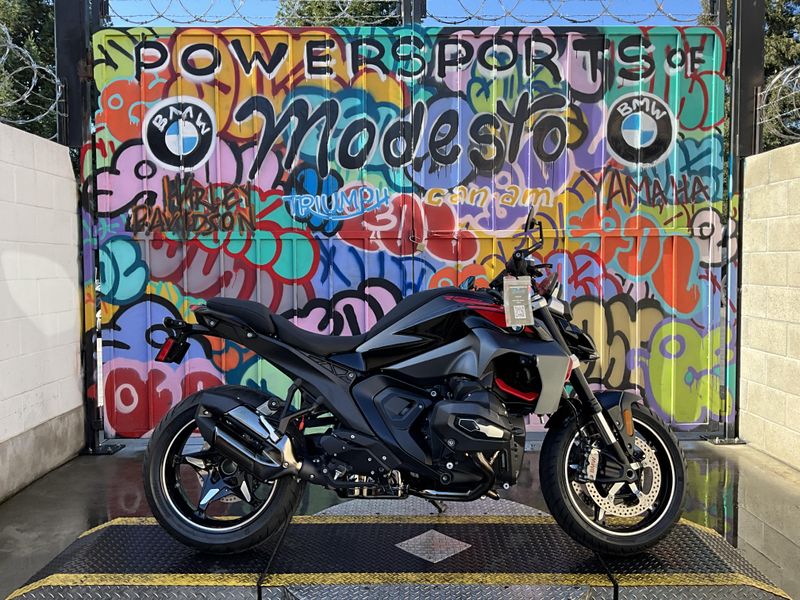 New 2026 BMW R 1300 R Image 4