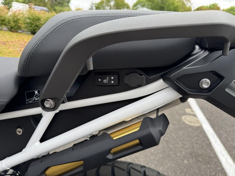 2025 Triumph Tiger 1200 Rally Explorer - MATTE KHAKI