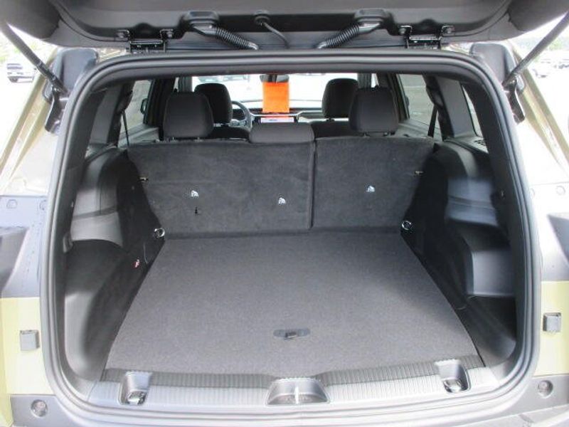 New 2026 Jeep Cherokee Laredo 4x4Image 9