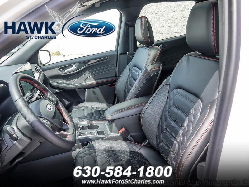 2024 Ford Escape ST-Line Elite photo 4
