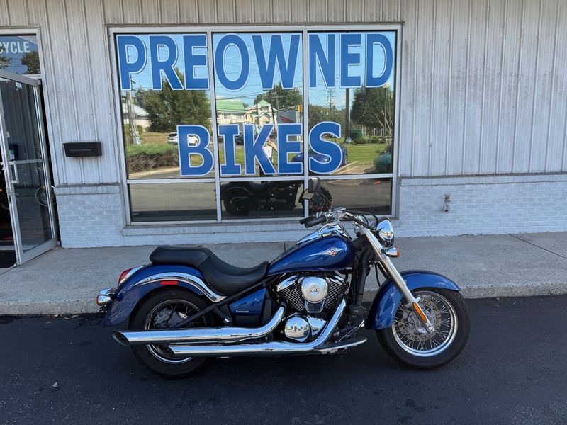 2010 Kawasaki Vulcan 900 ClassicImage 1