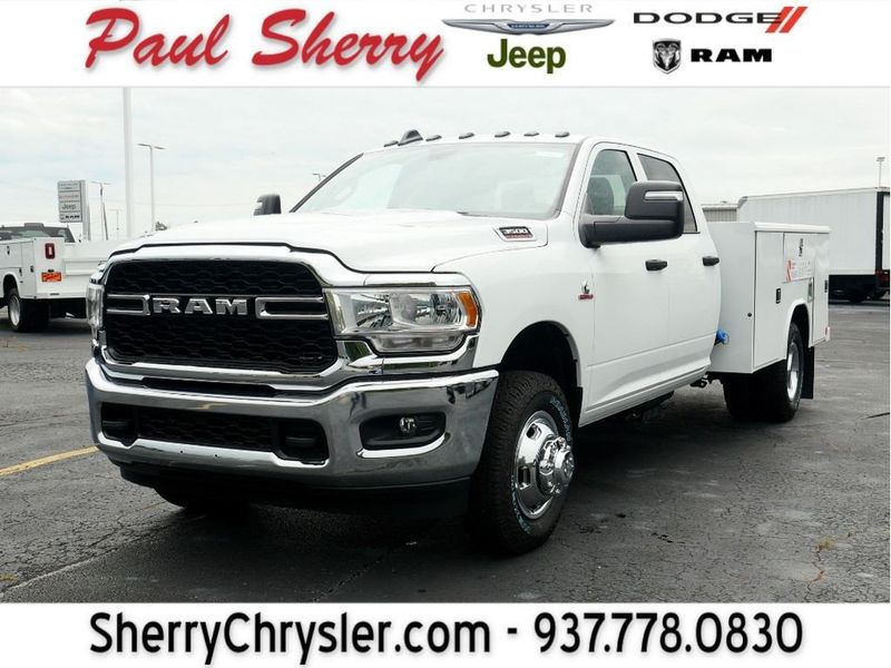 2024 RAM 3500 Tradesman Crew Cab Chassis 4x4 60