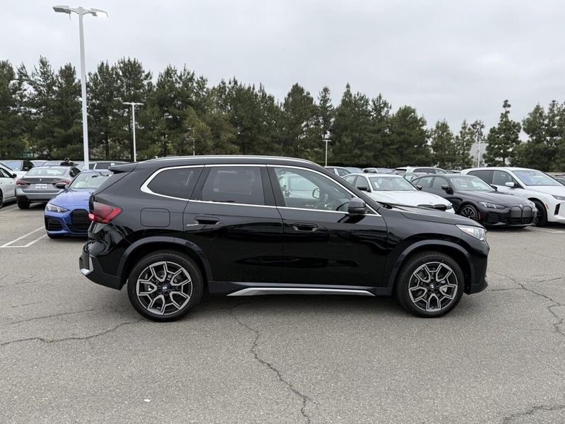 2025 BMW X1 xDrive28iImage 5