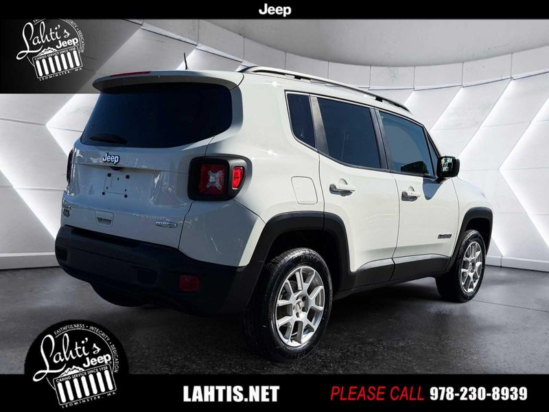 2022 Jeep Renegade Latitude photo 4