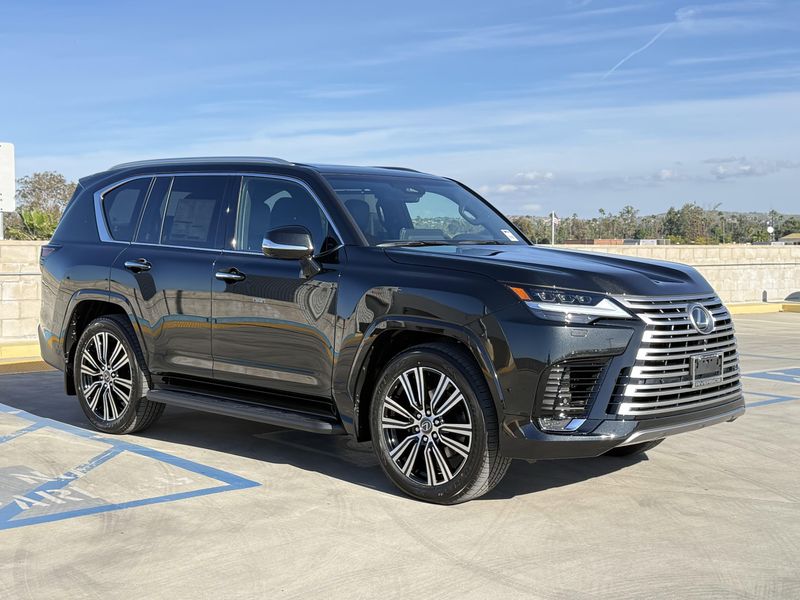 New 2026 Lexus LX 700h LuxuryImage 2