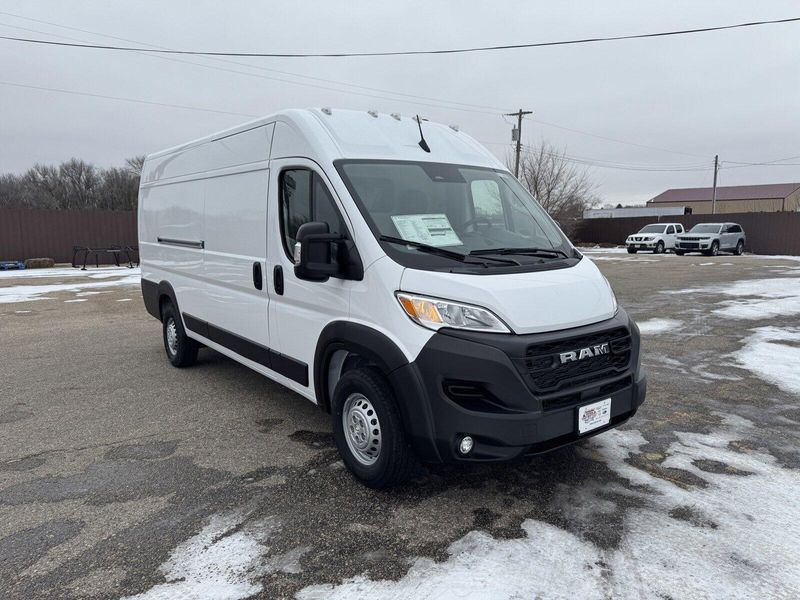 2025 RAM ProMaster Cargo Van TradesmanImage 2