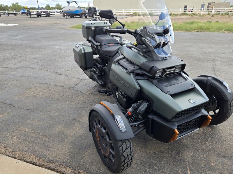 2025 Can-Am CANYON REDROCK MOSS GREEN Image 1