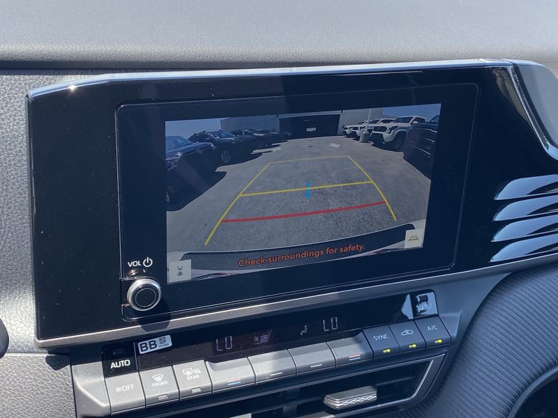New 2025 Toyota Camry SEImage 16