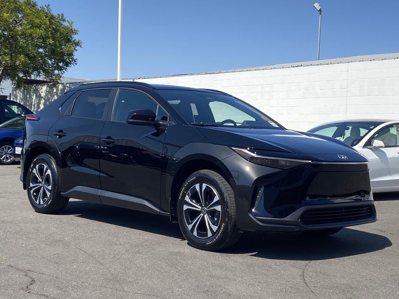 New 2025 Toyota bZ4X XLEImage 2