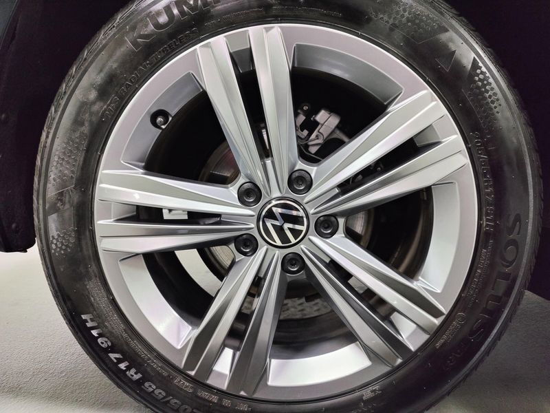 Used 2024 Volkswagen Jetta SE w/SunroofImage 22