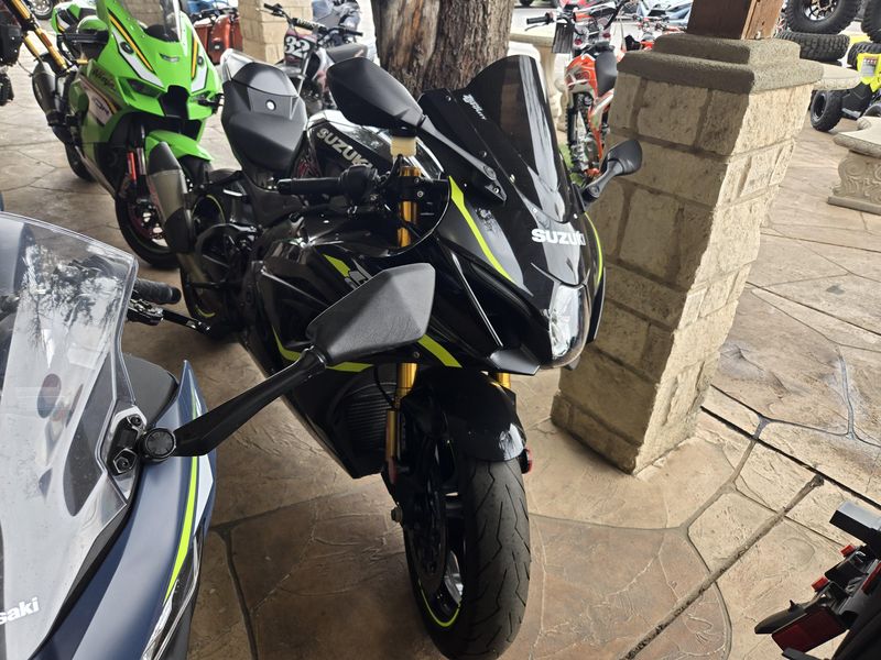 USED 2023 SUZUKI GSXR1000R CA Image 2