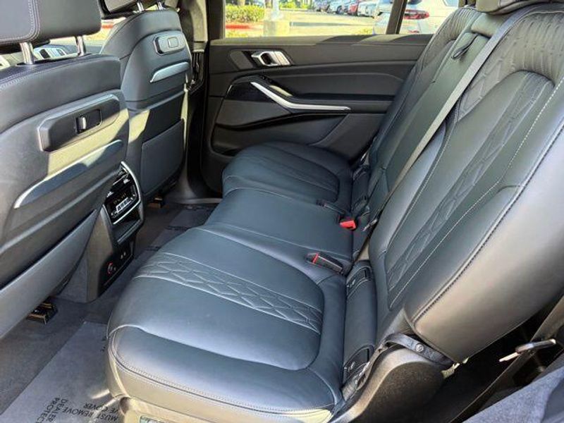Used 2026 BMW X7 M60iImage 32