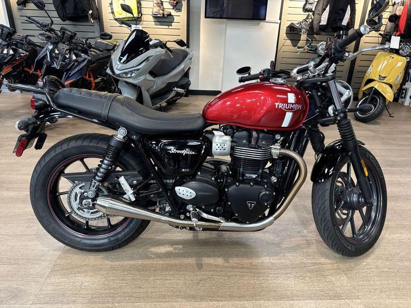 Used 2018 Triumph STREET TWIN Image 12