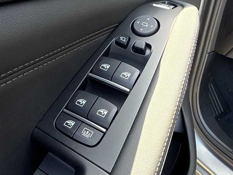 New 2027 BMW X7 xDrive40iImage 16