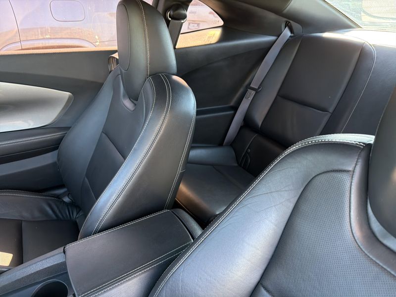 Used 2011 Chevrolet Camaro 2LTImage 19