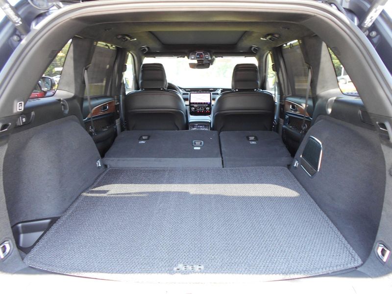 New 2025 Jeep Grand Cherokee Summit Reserve 4x4Image 14
