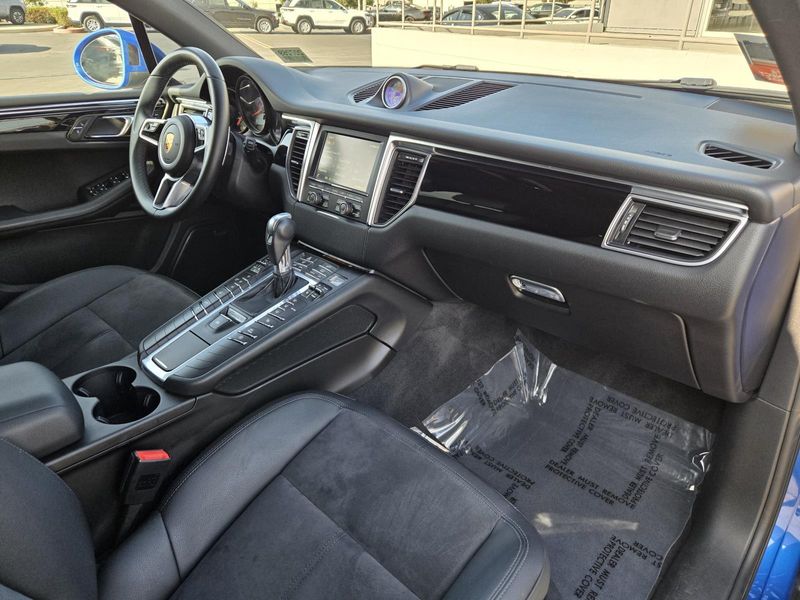 2016 Porsche Macan S photo 24