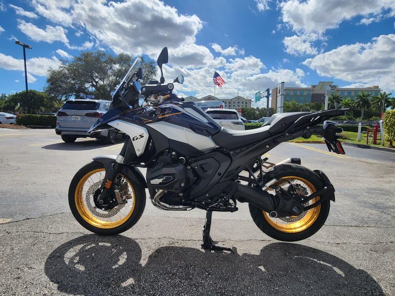 2026 BMW R 1300 GSImage 1