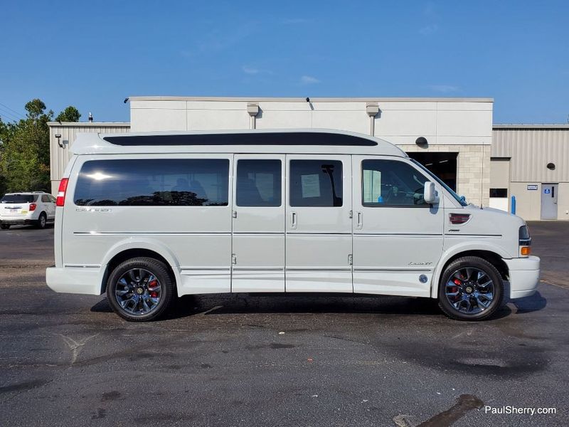 2023 Chevrolet Express Cargo Image 2