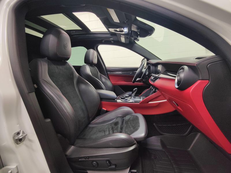 Used 2019 Alfa Romeo Stelvio Nero Quadrifoglio AWD w/SunroofImage 6