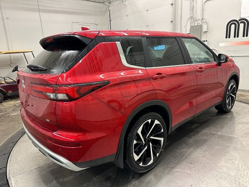 2024 Mitsubishi Outlander SE in a Red Diamond exterior color and 30xinterior. Marina Auto Group (855) 564-8688 marinaautogroup.com 