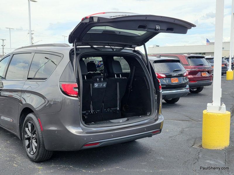 Used 2021 Chrysler Pacifica Touring L S