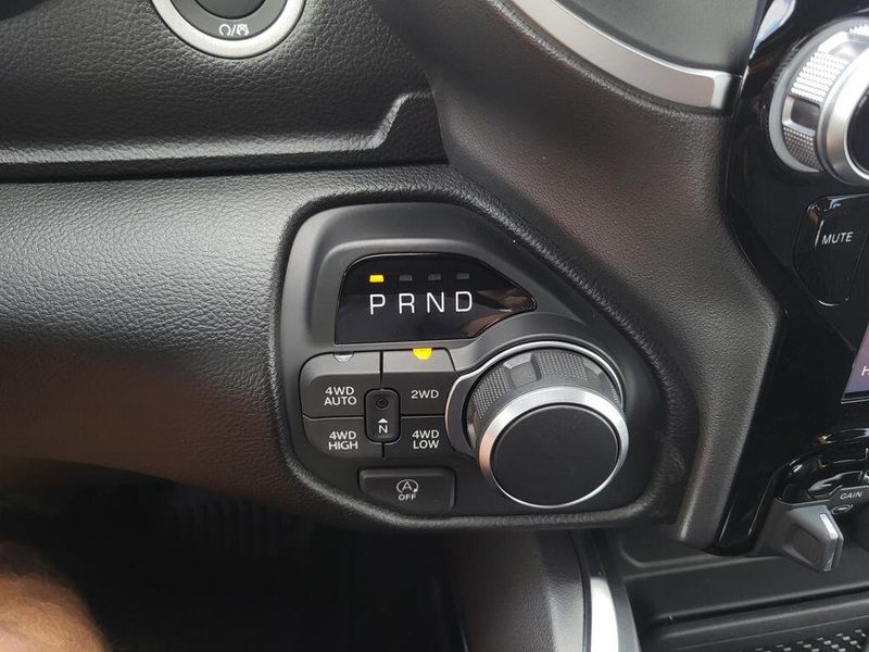 2025 RAM 1500 Big Horn Crew Cab 4x4 5