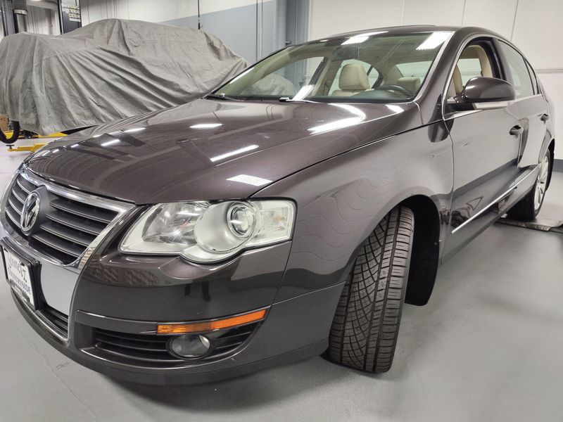 2010 Volkswagen Passat Sedan Komfort w/SunroofImage 7