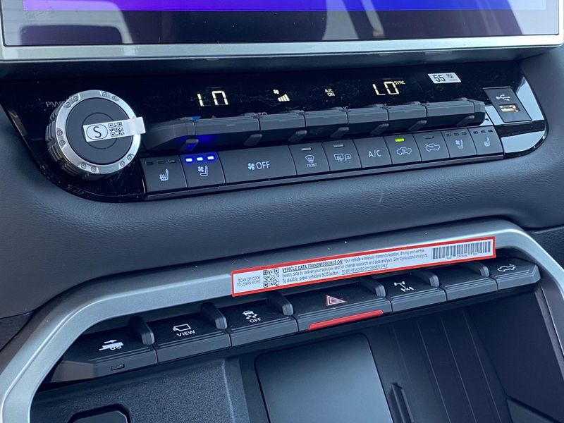 2025 Toyota Tundra PlatinumImage 17