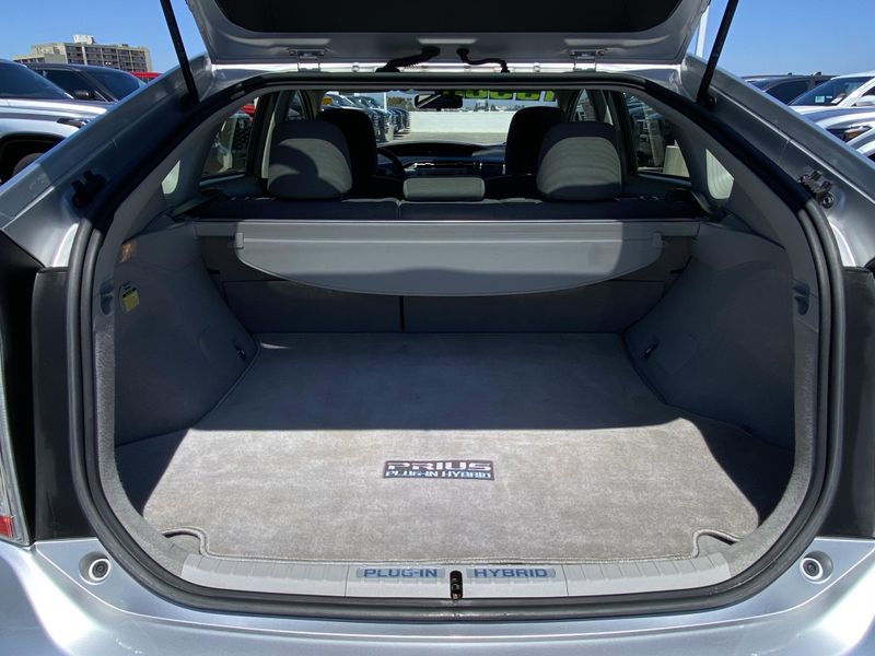 Used 2014 Toyota Prius Plug-In Image 13