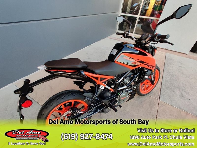 2023 KTM 200 DUKE  in a ORANGE exterior color. Del Amo Motorsports of South Bay (619) 547-1937 delamomotorsports.com 