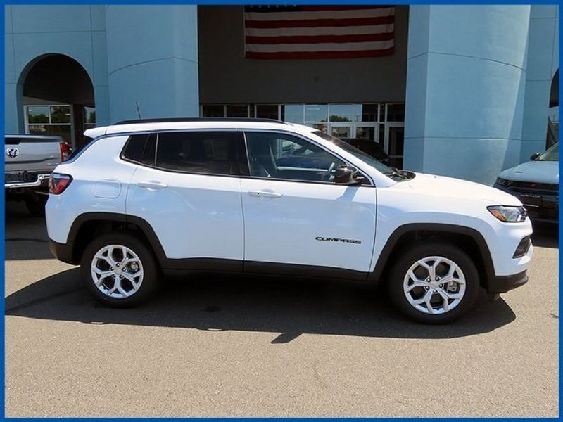 2024 Jeep Compass LatitudeImage 2